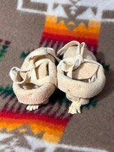 Load image into Gallery viewer, Ojibwe pucker toe Baby moccasins