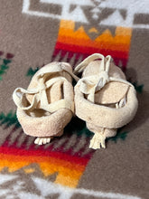 Load image into Gallery viewer, Ojibwe pucker toe Baby moccasins
